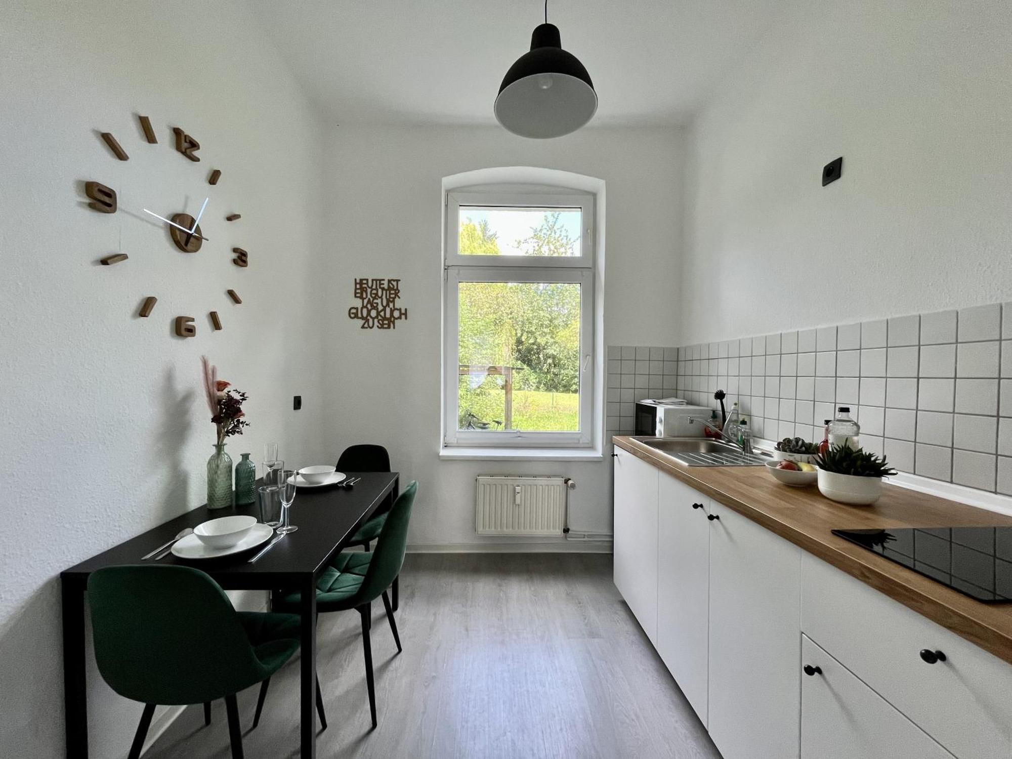 Endless: Studio Mit Netflix + Workstation Im Zentrum Σβερίν Εξωτερικό φωτογραφία