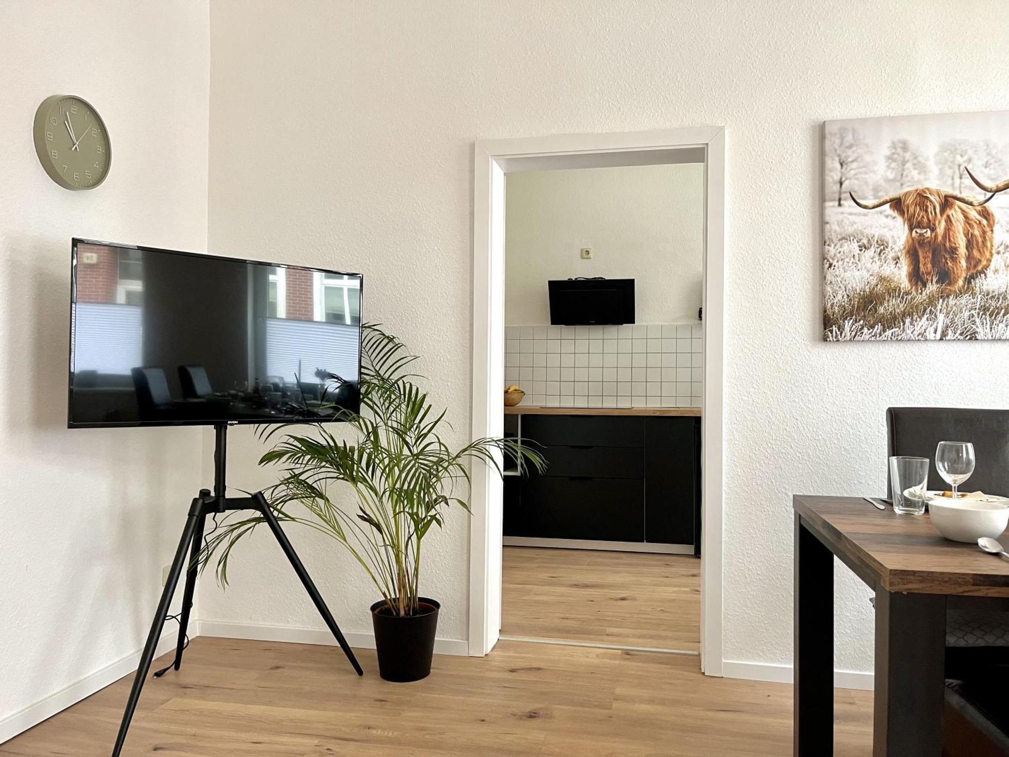 Endless: Studio Mit Netflix + Workstation Im Zentrum Σβερίν Εξωτερικό φωτογραφία